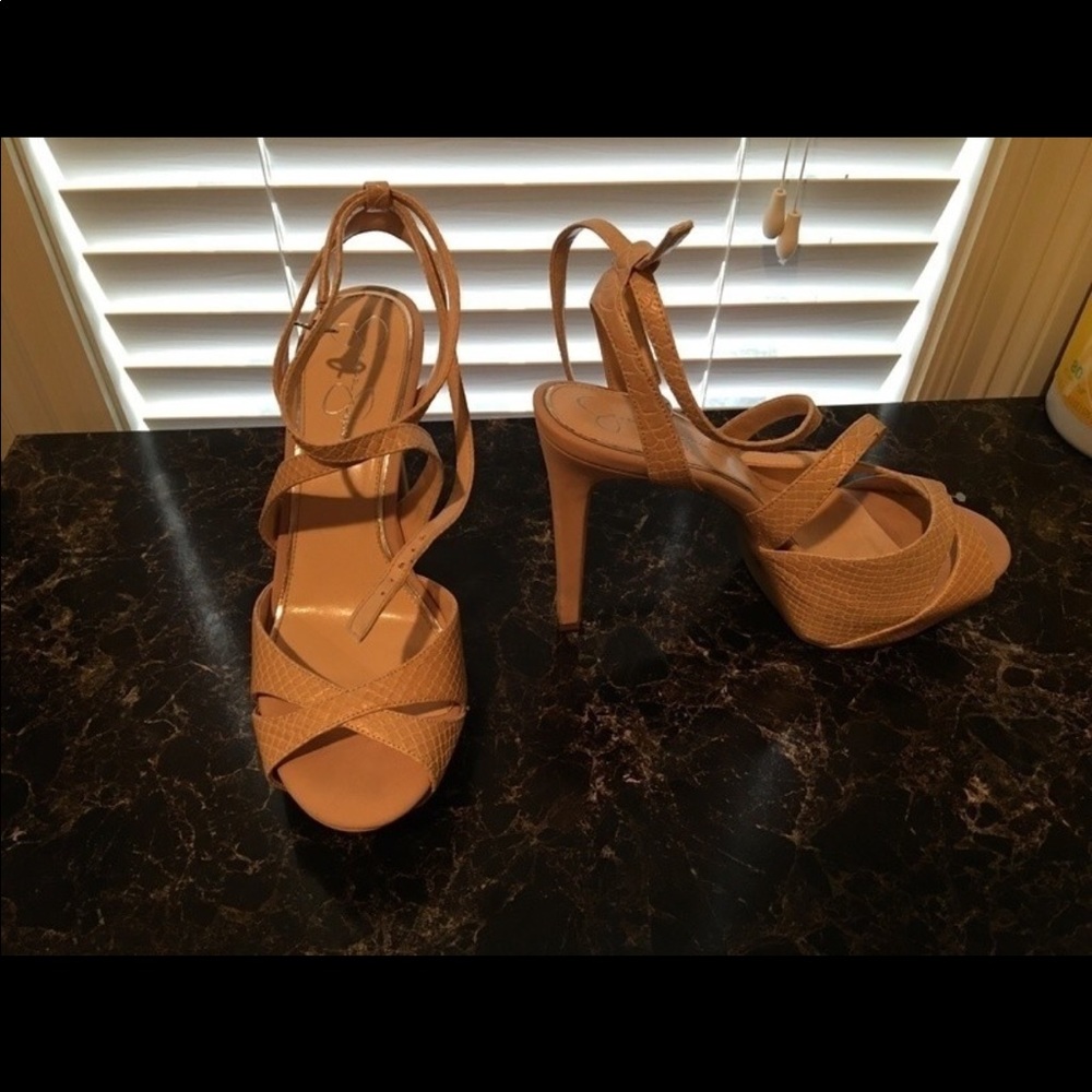 Jessica Simpson Gently Used